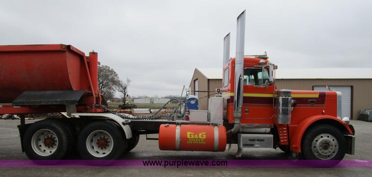 image for item D2369 1981 Peterbilt 359 semi truck