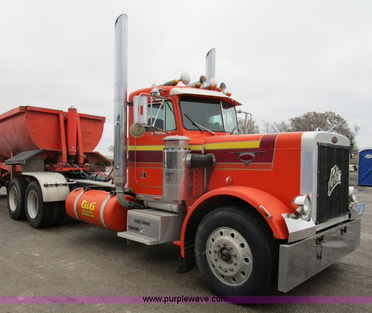 image for item D2369 1981 Peterbilt 359 semi truck