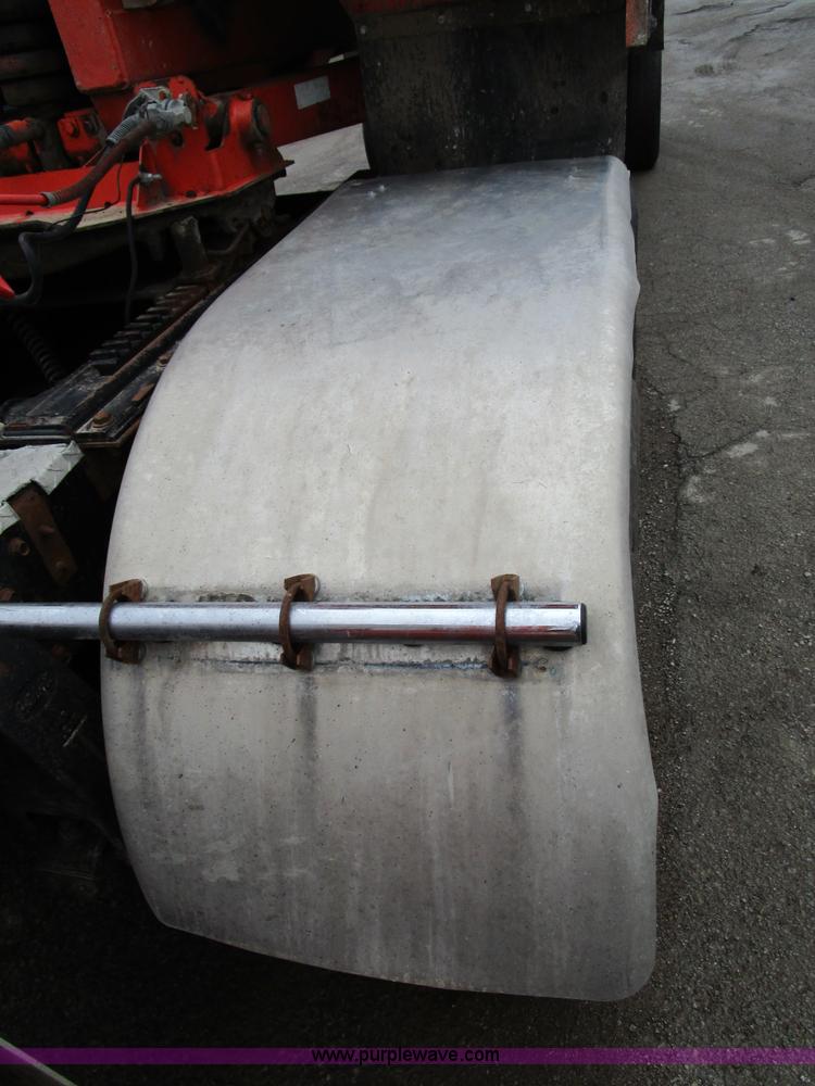 image for item D2369 1981 Peterbilt 359 semi truck