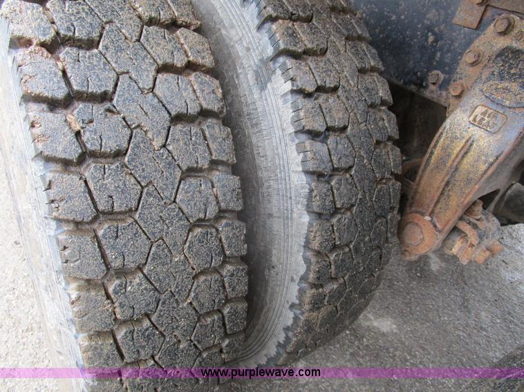 image for item D2369 1981 Peterbilt 359 semi truck