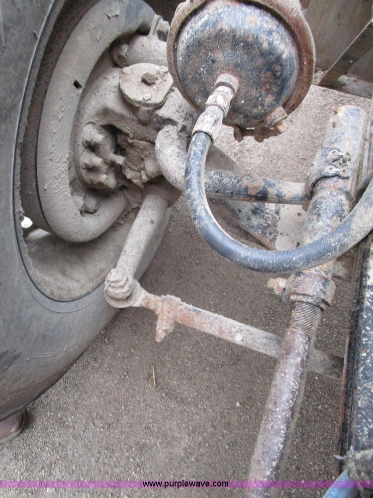 image for item D2369 1981 Peterbilt 359 semi truck