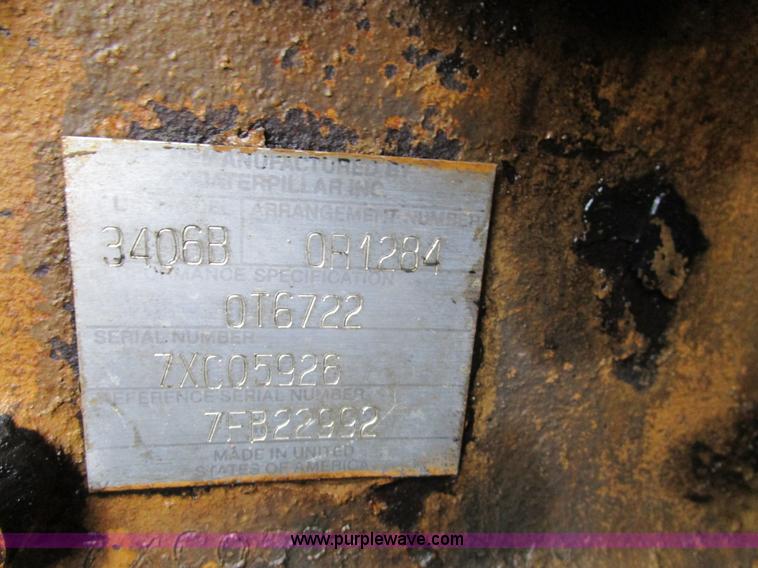 image for item D2369 1981 Peterbilt 359 semi truck