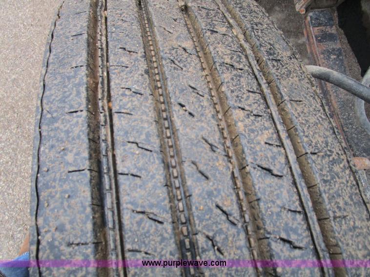 image for item D2369 1981 Peterbilt 359 semi truck