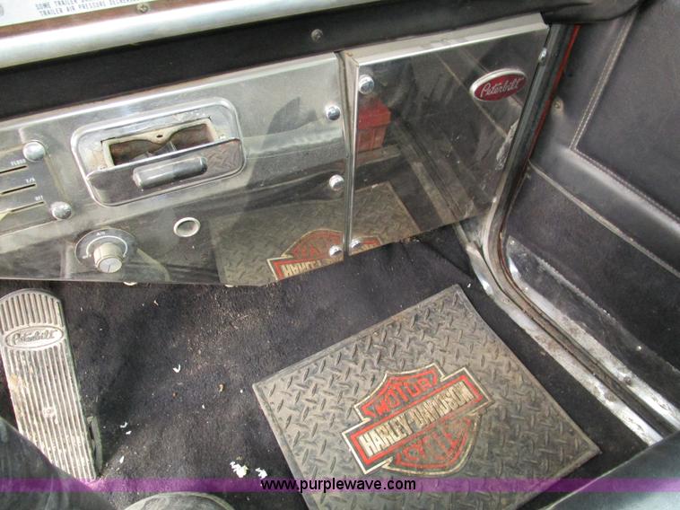 image for item D2369 1981 Peterbilt 359 semi truck