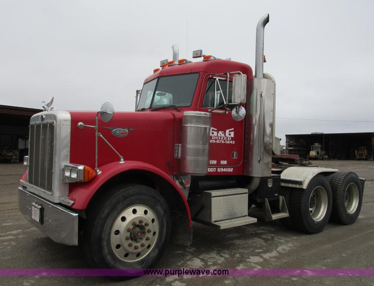 image for item D2370 1999 Peterbilt 379 semi truck