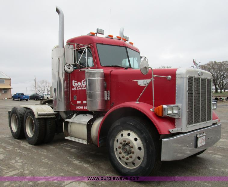 image for item D2370 1999 Peterbilt 379 semi truck