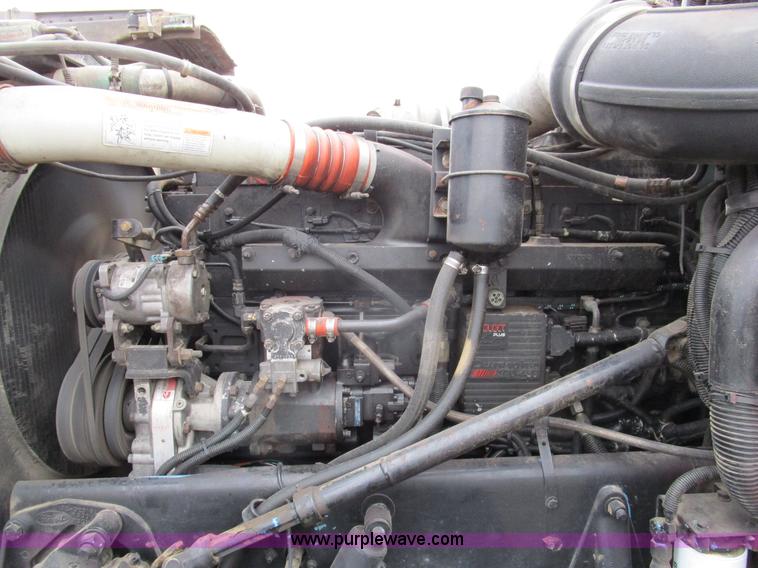 image for item D2370 1999 Peterbilt 379 semi truck