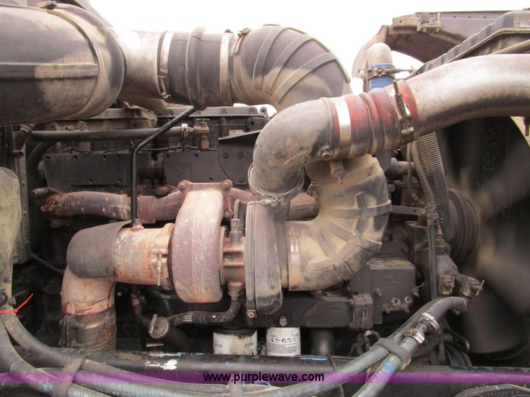 image for item D2370 1999 Peterbilt 379 semi truck