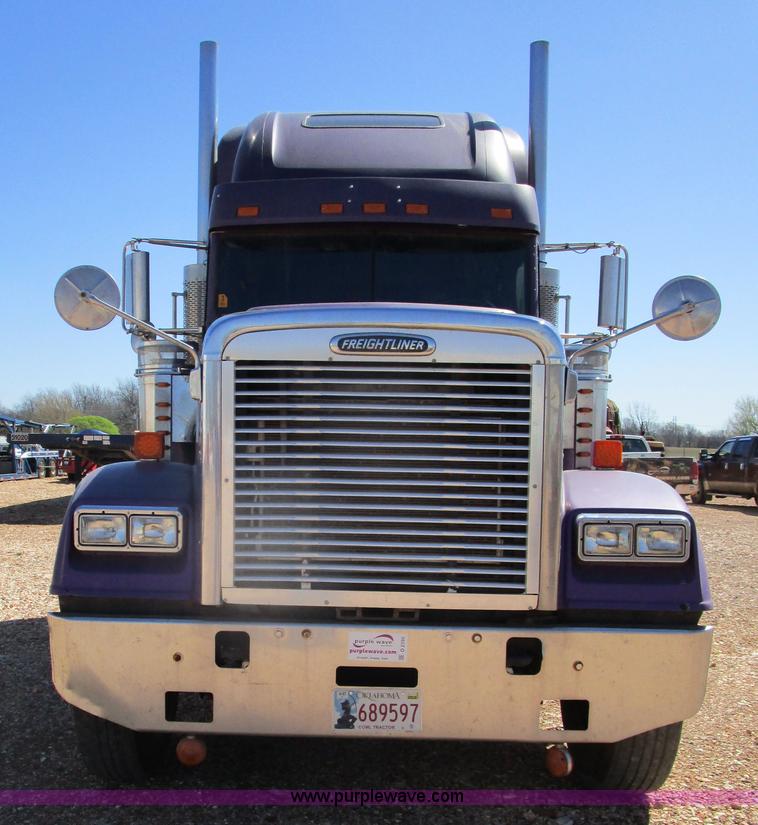 image for item D2395 2005 Freightliner FLD132 XL Classic semi truck