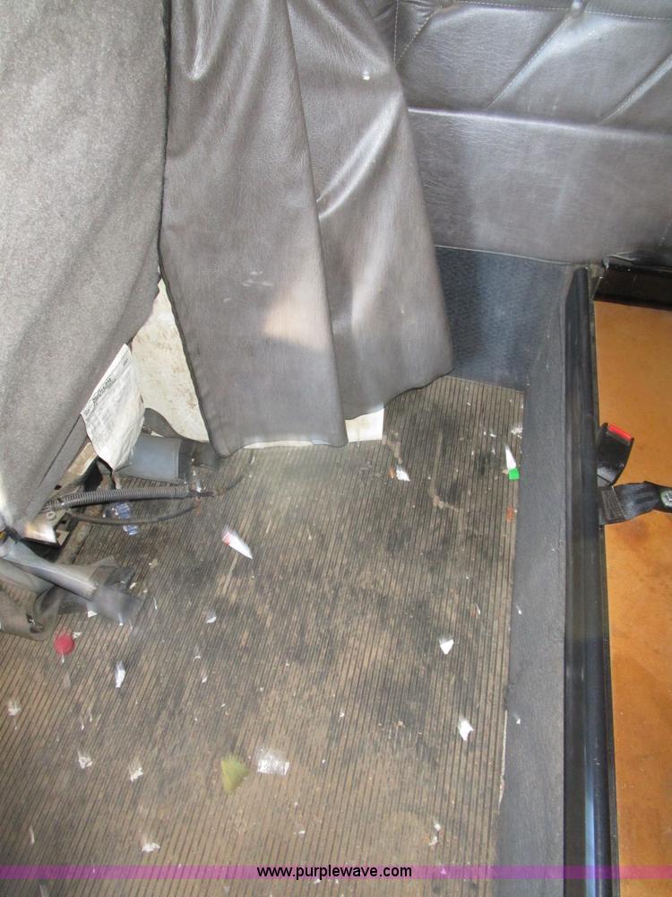 image for item D2395 2005 Freightliner FLD132 XL Classic semi truck