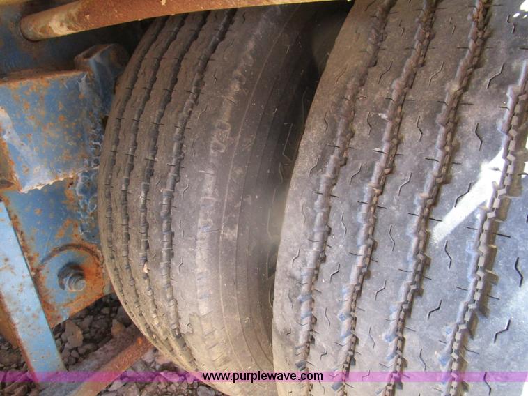 image for item D2396 2000 Cottrell car carrier trailer