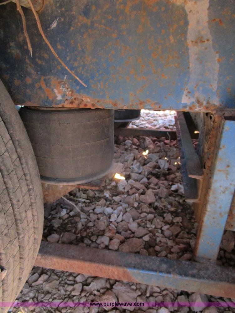 image for item D2396 2000 Cottrell car carrier trailer