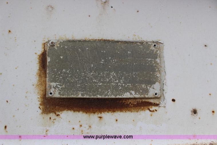 image for item F7585 1980 Fruehauf pneumatic trailer