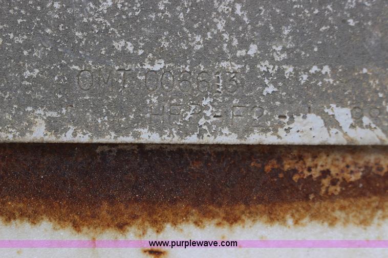 image for item F7585 1980 Fruehauf pneumatic trailer