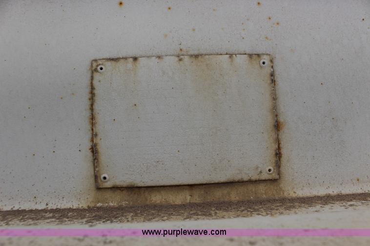 image for item F7585 1980 Fruehauf pneumatic trailer