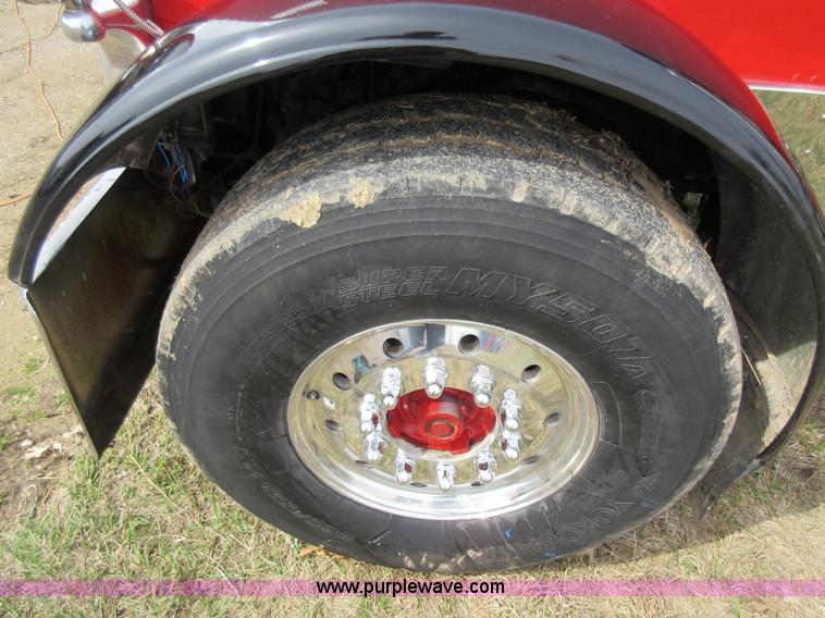 image for item F8439 1995 Peterbilt 379 semi truck