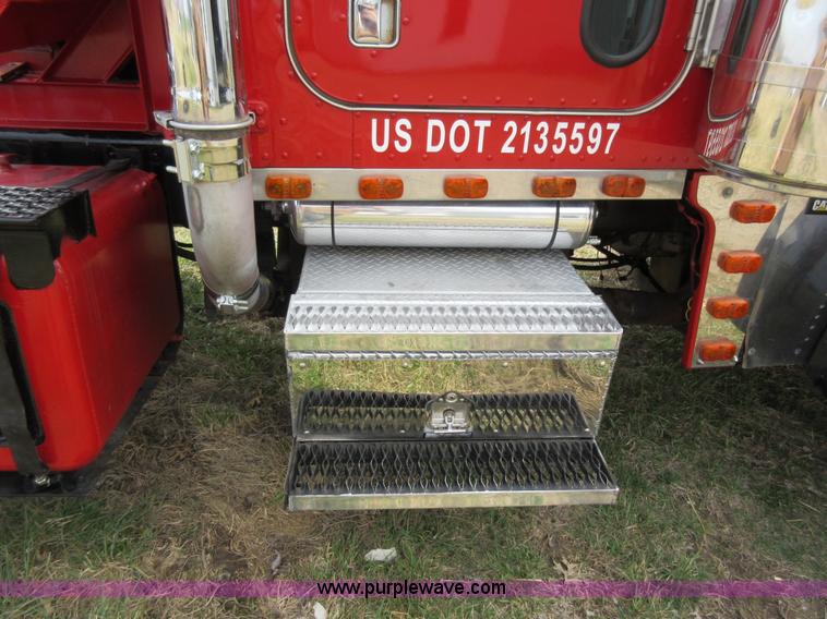 image for item F8439 1995 Peterbilt 379 semi truck