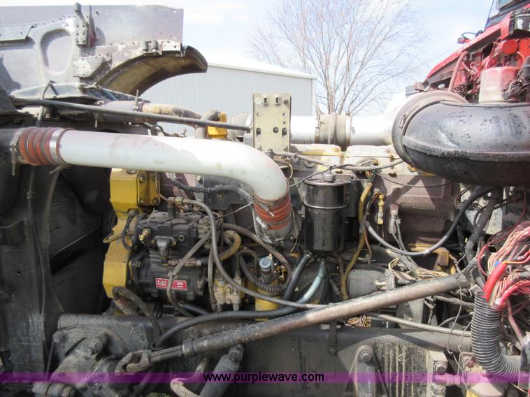 image for item F8439 1995 Peterbilt 379 semi truck