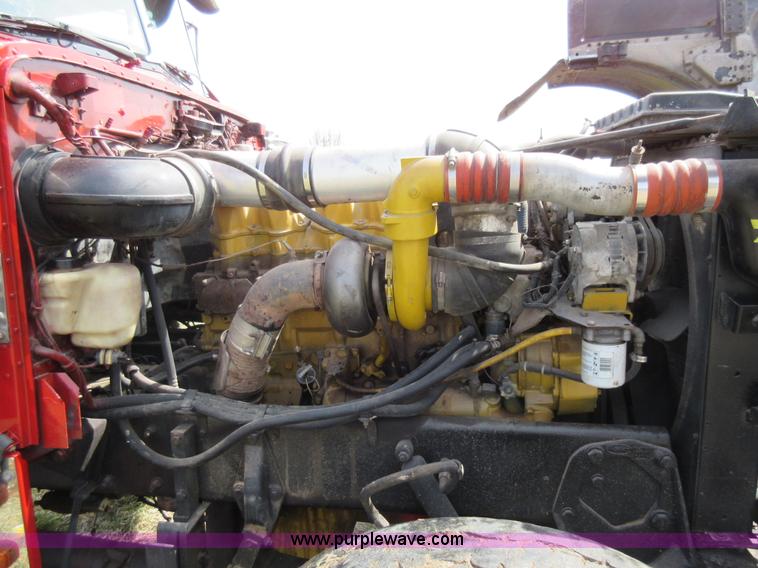 image for item F8439 1995 Peterbilt 379 semi truck