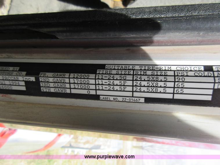 image for item F8439 1995 Peterbilt 379 semi truck