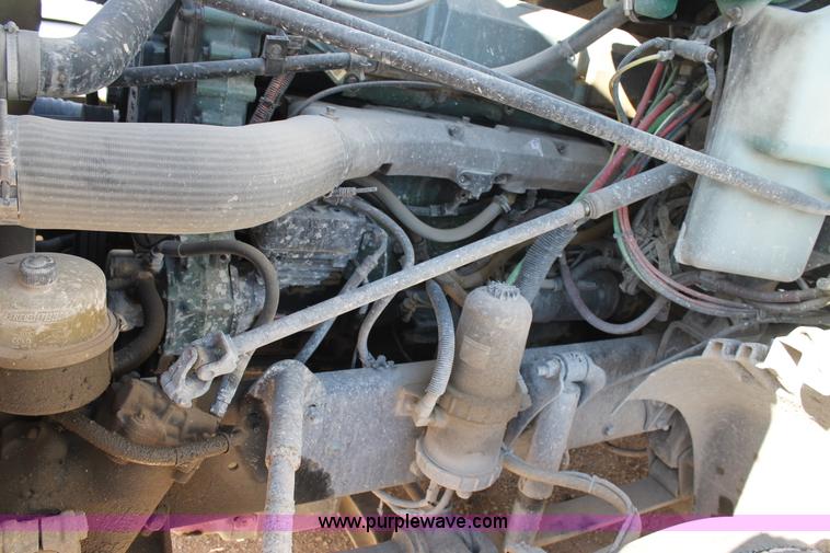 image for item H1582 2003 Freightliner Century 120 truck tractor