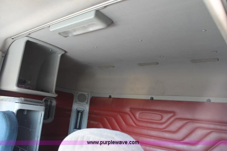 image for item H1582 2003 Freightliner Century 120 truck tractor