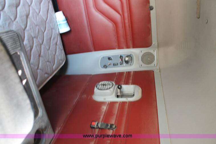 image for item H1582 2003 Freightliner Century 120 truck tractor