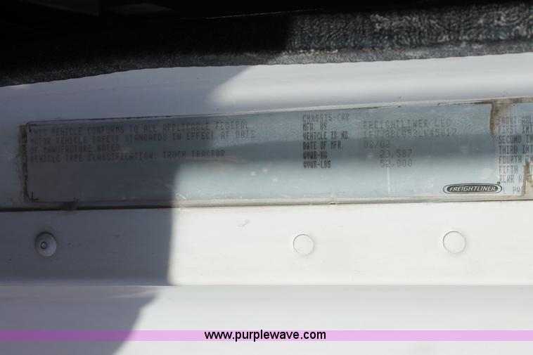 image for item H1582 2003 Freightliner Century 120 truck tractor