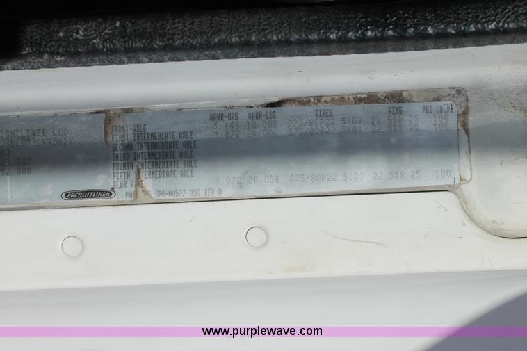 image for item H1582 2003 Freightliner Century 120 truck tractor