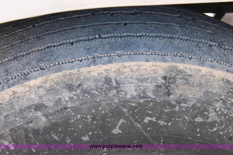 image for item H1584 1998 Freightliner Century Class C120 semi truck