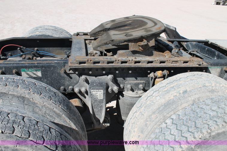 image for item H1584 1998 Freightliner Century Class C120 semi truck