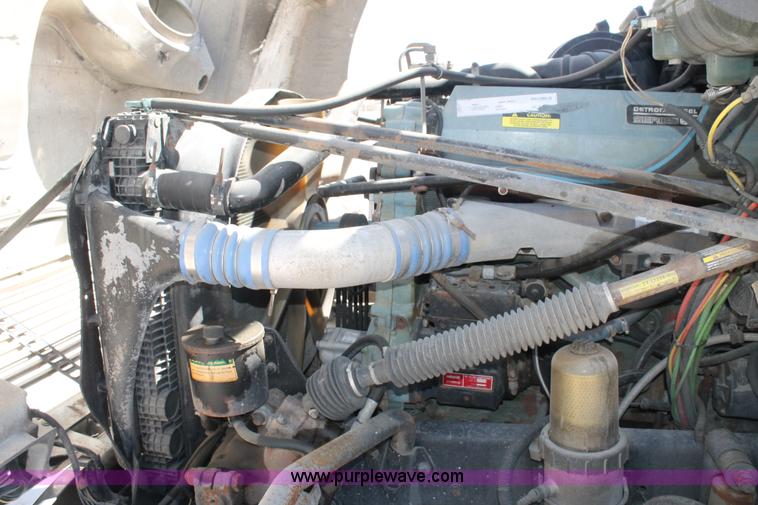 image for item H1584 1998 Freightliner Century Class C120 semi truck