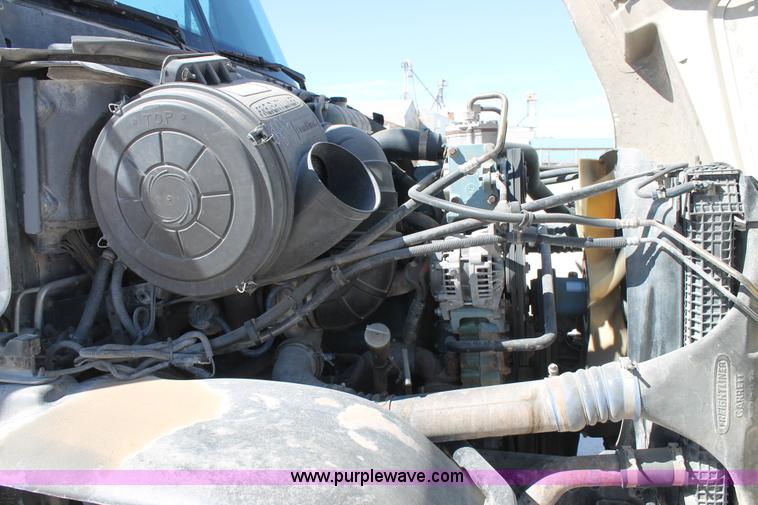 image for item H1584 1998 Freightliner Century Class C120 semi truck