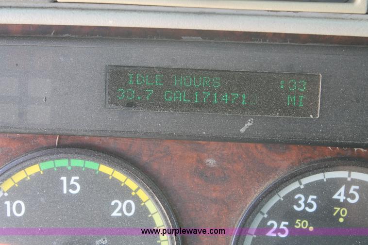 image for item H1584 1998 Freightliner Century Class C120 semi truck