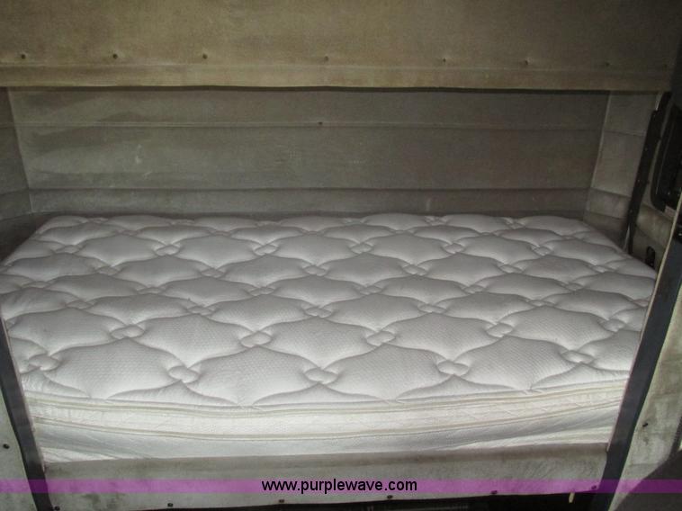 image for item H4726 1999 Peterbilt 379 semi truck