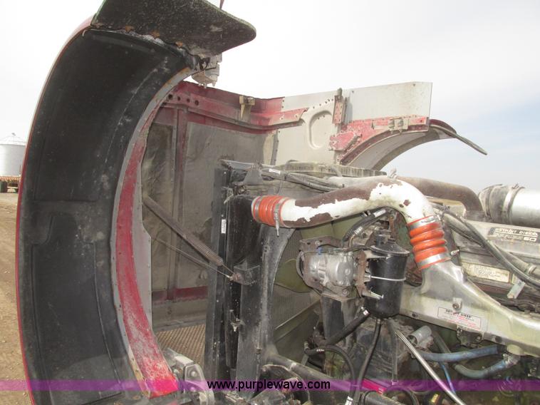 image for item H4726 1999 Peterbilt 379 semi truck