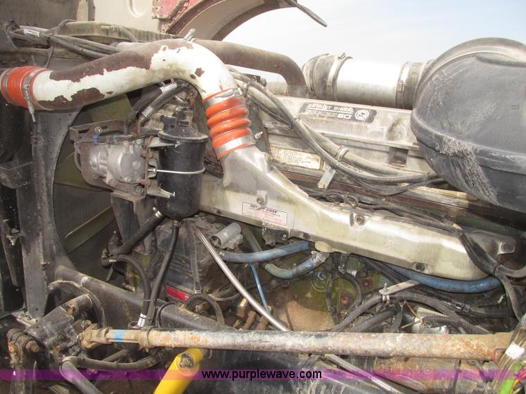 image for item H4726 1999 Peterbilt 379 semi truck