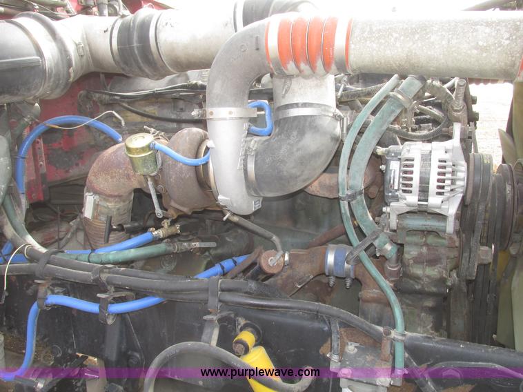 image for item H4726 1999 Peterbilt 379 semi truck