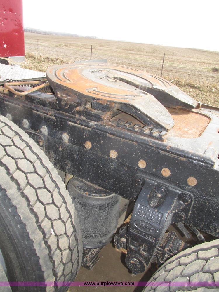 image for item H4726 1999 Peterbilt 379 semi truck