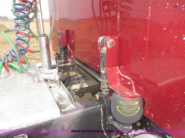 image for item H4726 1999 Peterbilt 379 semi truck