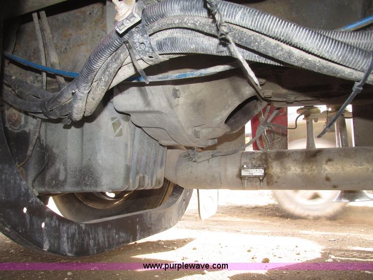 image for item H4726 1999 Peterbilt 379 semi truck