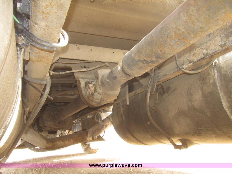 image for item H4726 1999 Peterbilt 379 semi truck