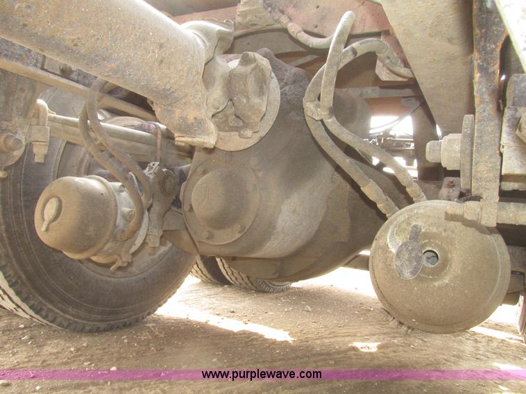 image for item H4726 1999 Peterbilt 379 semi truck