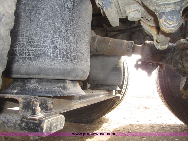 image for item H4726 1999 Peterbilt 379 semi truck