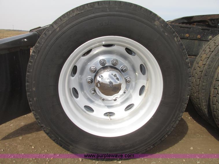 image for item H4726 1999 Peterbilt 379 semi truck