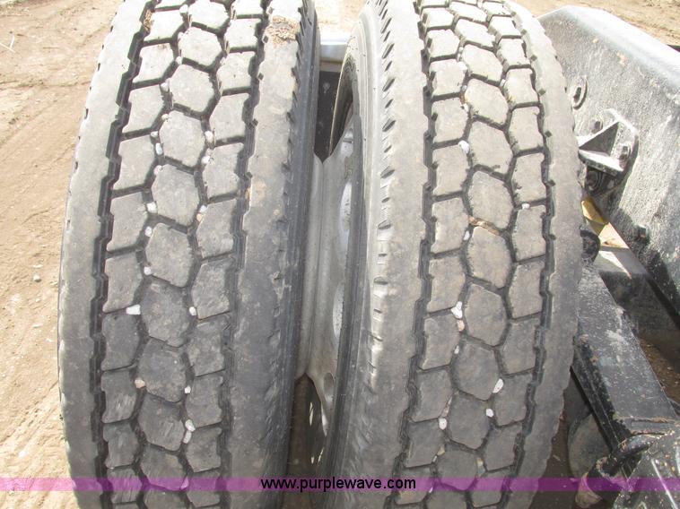 image for item H4726 1999 Peterbilt 379 semi truck