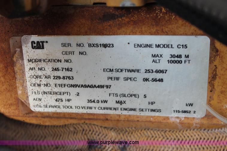 image for item H5865 2005 Kenworth T800 semi truck