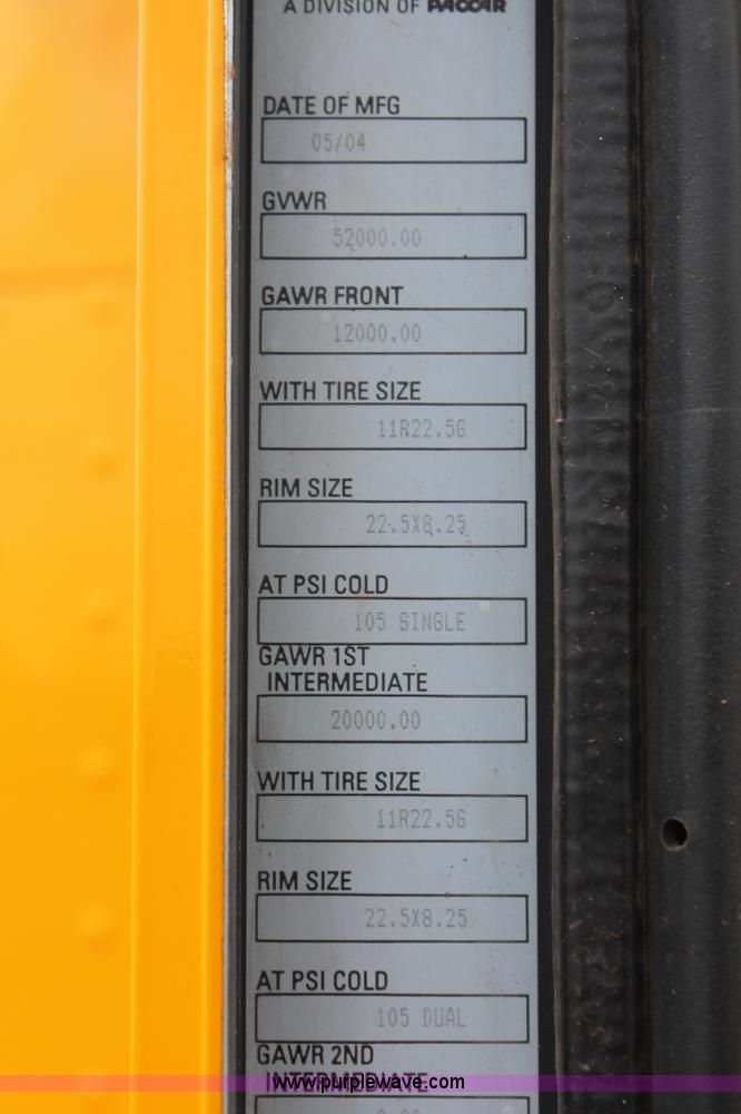 image for item H5865 2005 Kenworth T800 semi truck