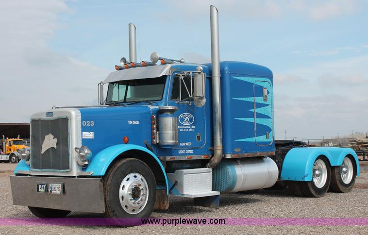 image for item H5866 1997 Peterbilt 379 semi truck