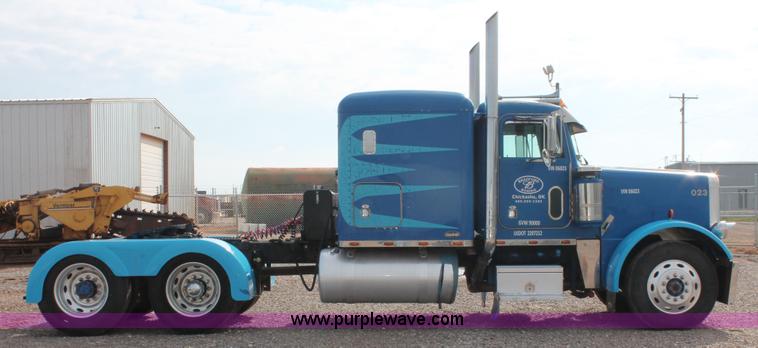 image for item H5866 1997 Peterbilt 379 semi truck